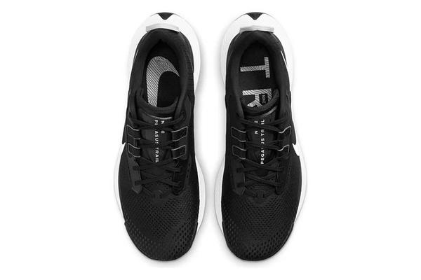 Nike pegasus negras hombre deals