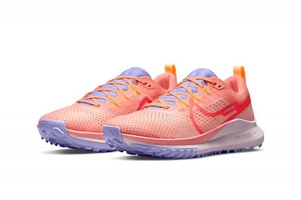 ZAPATILLAS REACT PEGASUS TRAIL ROSAS