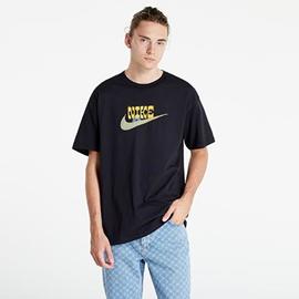 diferente a Mathis gorra Camiseta Nike Sole Craft Negro