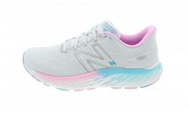 New Balance Evoz