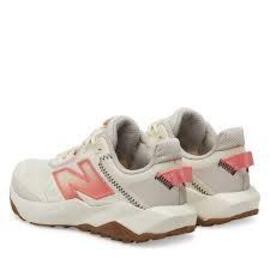 Zapatilla para  Mujer  New Balance DYNASOFT  Nitrel V6 Beige